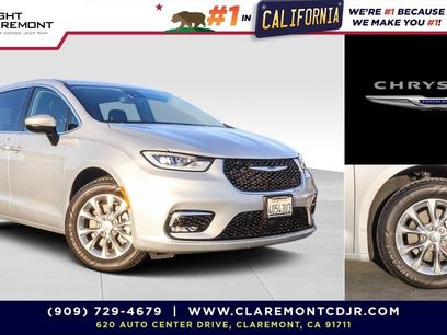 Used 2023 Chrysler Pacifica Touring-L