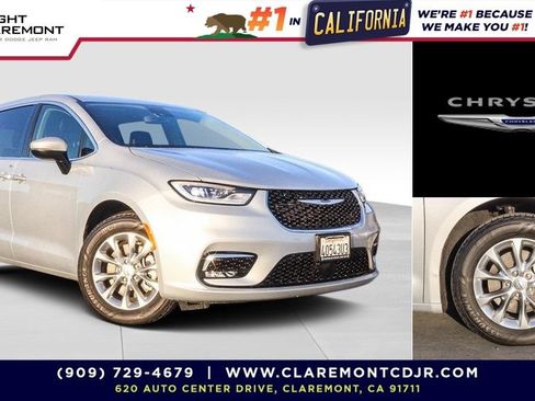 Used 2023 Chrysler Pacifica Touring-L AWD/4WD image 1