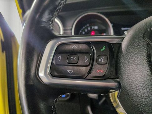 Used 2022 Jeep Wrangler Unlimited Sahara w/ Cold Weather Group AWD/4WD image 18