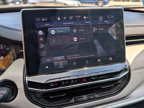 Used 2025 Jeep Compass Limited image 56