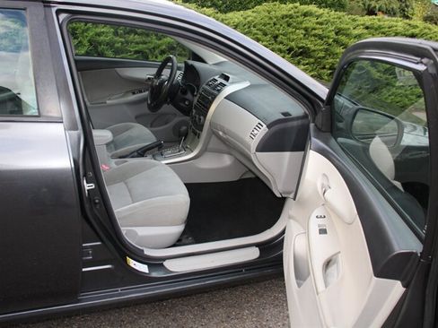 Used 2012 Toyota Corolla LE FWD image 13