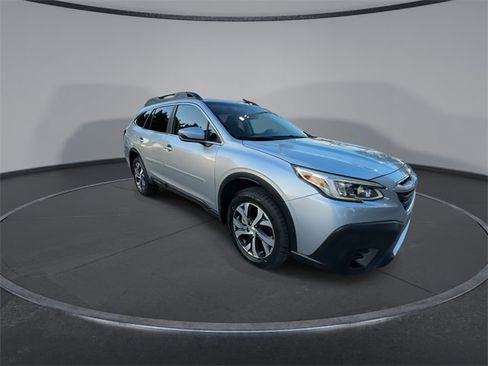 Used 2022 Subaru Outback Limited image 2