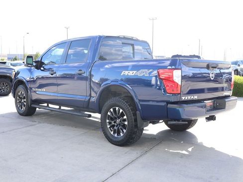 Used 2018 Nissan Titan PRO-4X w/ Pro-4x Convenience Package AWD/4WD image 4