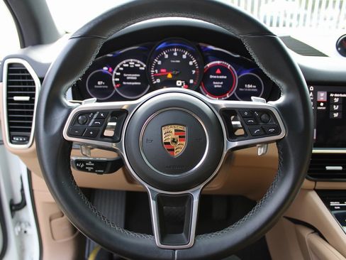 Used 2021 Porsche Cayenne image 13