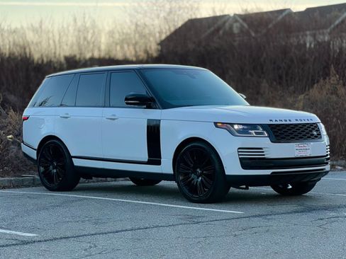 Used 2020 Land Rover Range Rover HSE image 2
