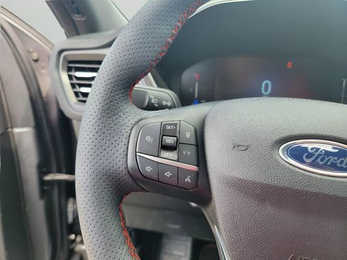 Used 2023 Ford Escape ST-Line w/ Tech Pack #1 AWD/4WD image 17