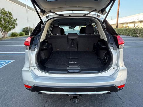 Used 2020 Nissan Rogue SV AWD/4WD image 18