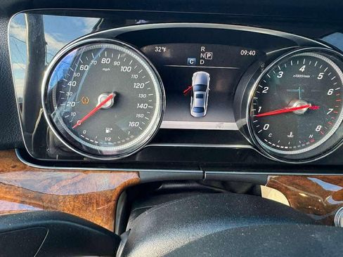 Used 2017 Mercedes-Benz E 300 4MATIC image 17