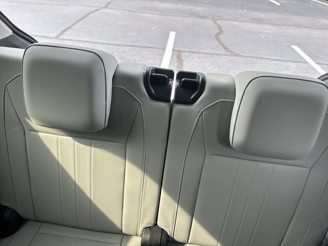 Used 2023 Volkswagen Tiguan SE FWD image 28