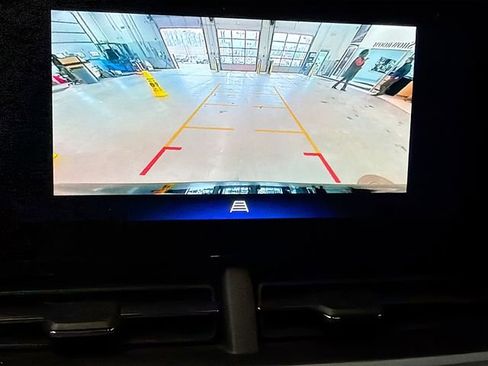 Used 2024 Chevrolet Trax RS w/ Driver Confidence Package image 13