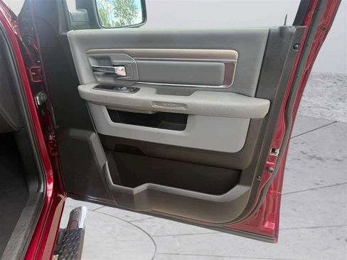 Used 2020 RAM 1500 Classic SLT AWD/4WD image 15