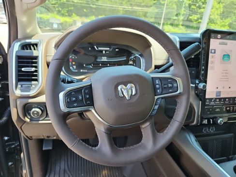 Used 2026 RAM 2500 Laramie AWD/4WD image 12