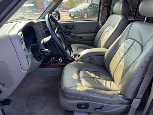 Used 2001 Oldsmobile Bravada AWD image 16