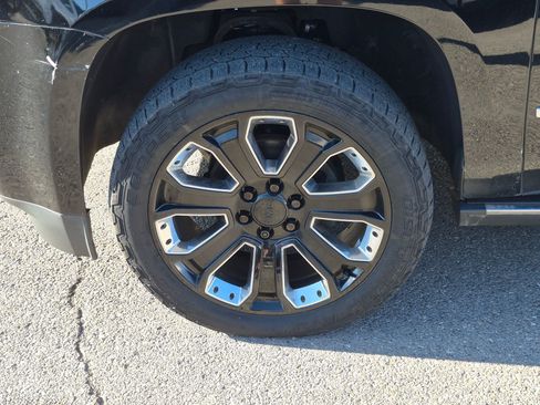 Used 2018 GMC Yukon XL Denali w/ Denali Ultimate Package AWD/4WD image 11