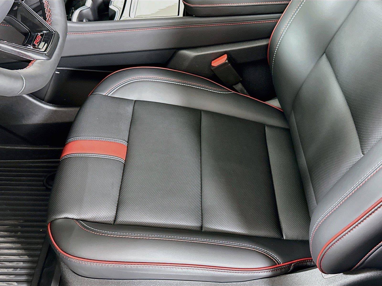 New 2027 Chevrolet Traverse RS w/ LPO, Floor Liner Package AWD/4WD image 14