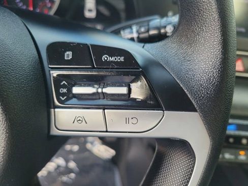Used 2021 Hyundai Elantra SEL FWD image 17