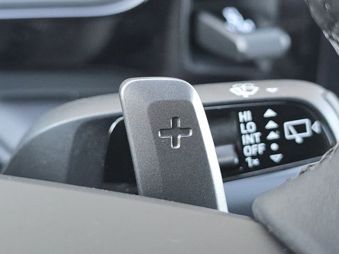 New 2026 Porsche Cayenne image 28