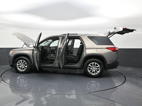 Used 2018 Chevrolet Traverse LT FWD image 30