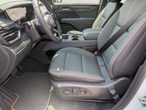 New 2025 GMC Acadia AT4 AWD/4WD image 4