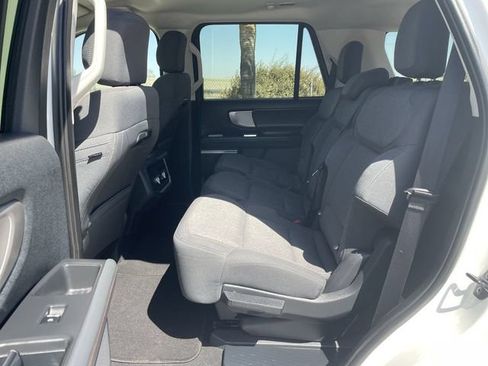Used 2025 Ford Expedition Active RWD image 25