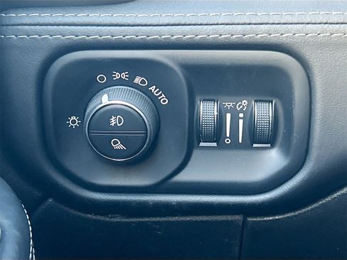 Used 2024 RAM 2500 Limited image 10