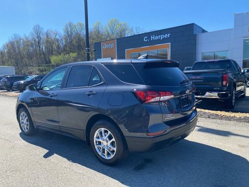 Used 2022 Chevrolet Equinox LS AWD/4WD image 4