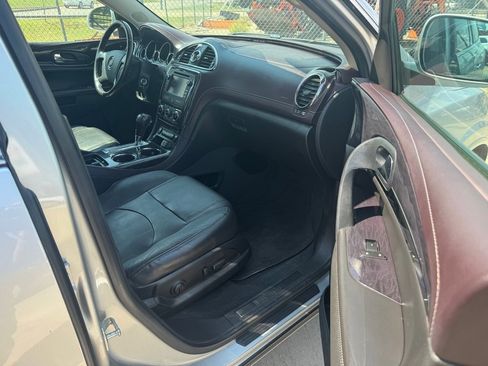 Used 2017 Buick Enclave Leather image 7