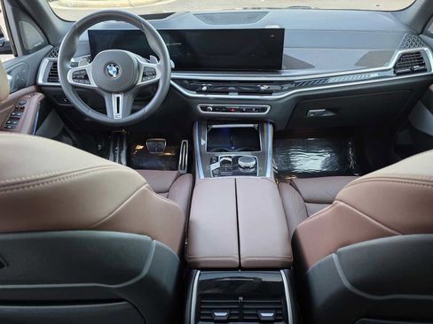 Used 2026 BMW X5 M60i image 8