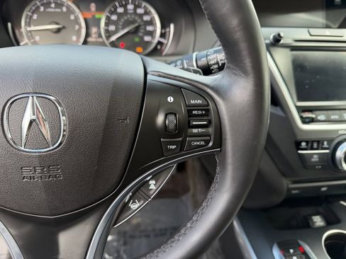 Used 2017 Acura MDX SH-AWD image 18