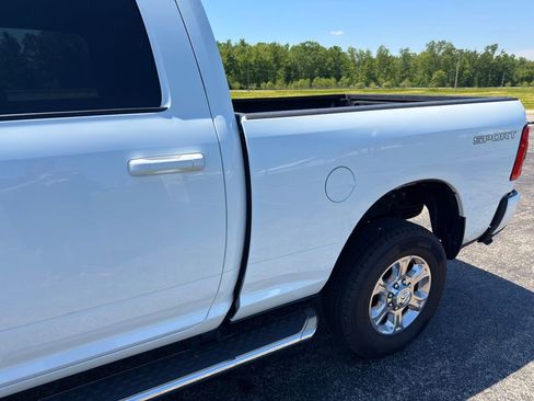 Used 2022 RAM 2500 Big Horn w/ Level C Equiment Group AWD/4WD image 9