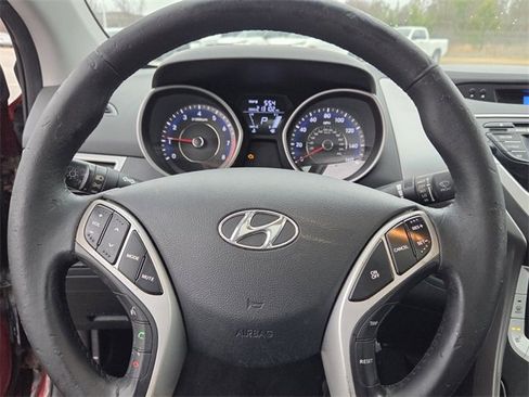 Used 2012 Hyundai Elantra Limited image 25