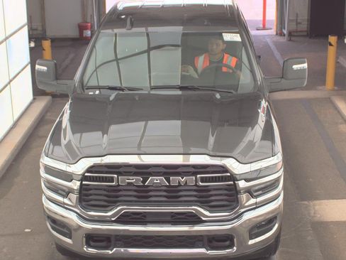 Used 2025 RAM 2500 Big Horn AWD/4WD image 3