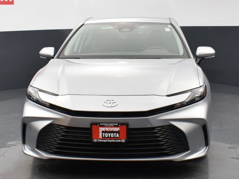 Used 2025 Toyota Camry LE image 7