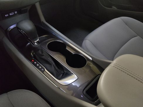 Used 2021 Chevrolet Malibu LT FWD image 26