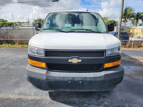 Used 2019 Chevrolet Express 2500 Extended image 2