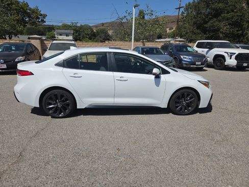 Used 2024 Toyota Corolla SE w/ SE Premium Package FWD image 6