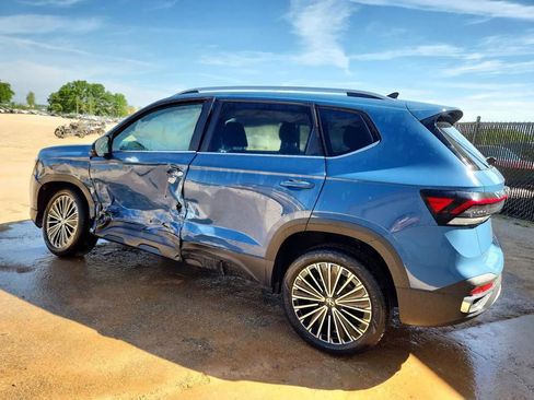 Used 2026 Volkswagen Taos SE FWD image 4