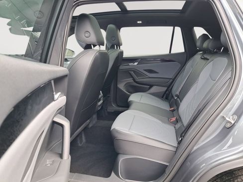 New 2025 Volkswagen Tiguan SE R-Line image 14