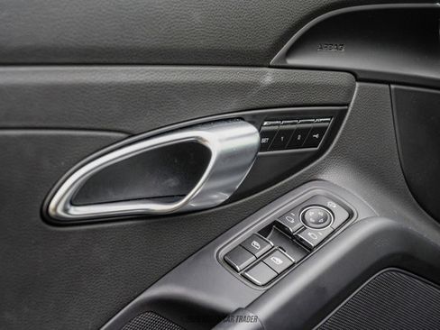 Used 2025 Porsche 718 Boxster image 46