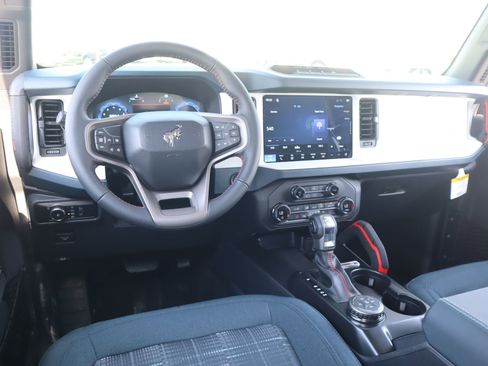 New 2026 Ford Bronco Heritage Edition AWD/4WD image 2