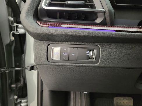 New 2026 Chevrolet Traverse RS w/ LPO, Floor Liner Package FWD image 38