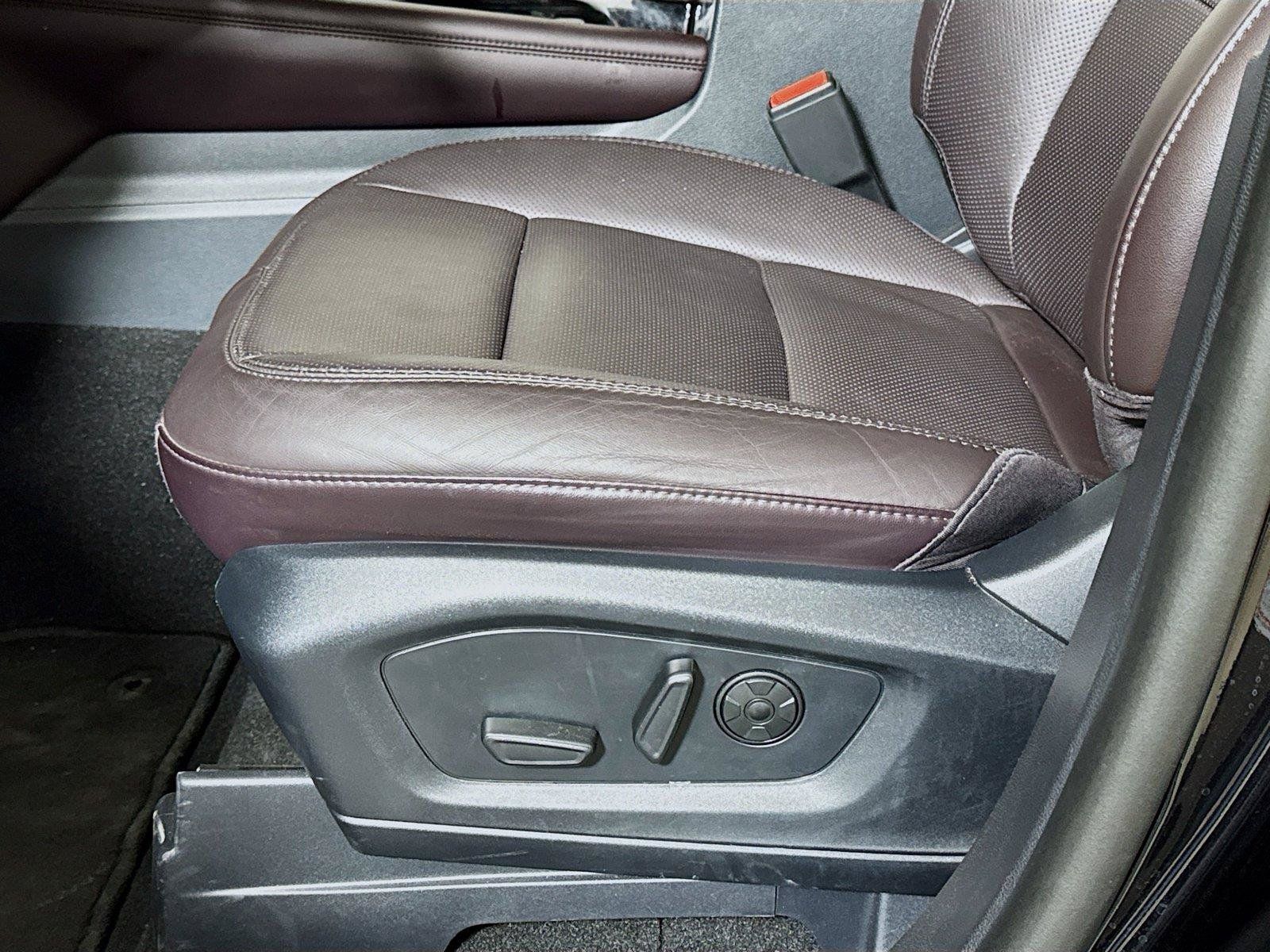Used 2025 Ford Explorer Platinum w/ LUX Leather Package AWD/4WD image 18
