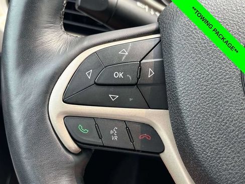 Used 2016 Jeep Cherokee Latitude w/ Cold Weather Group AWD/4WD image 12