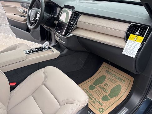 New 2026 Volvo XC90 B6 Plus w/ Protection Package Premier AWD/4WD image 43