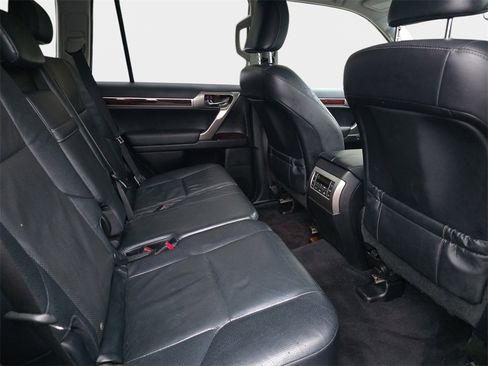 Used 2015 Lexus GX 460 image 13