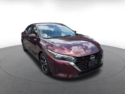 Used 2025 Nissan Sentra SV FWD image 3