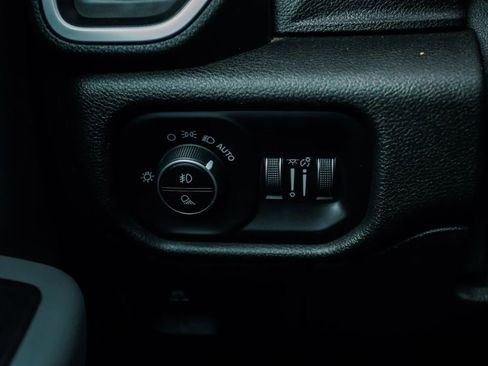 Used 2019 RAM 1500 Big Horn image 17