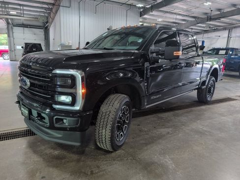 Used 2025 Ford F250 4x4 Crew Cab Super Duty image 6