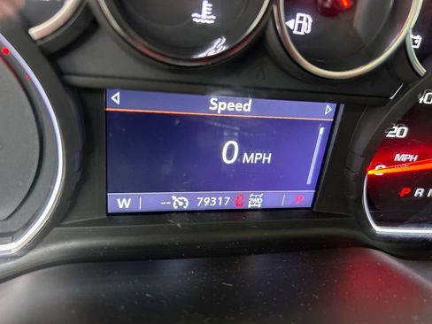 Used 2021 Chevrolet Silverado 1500 RST w/ Redline Edition AWD/4WD image 16