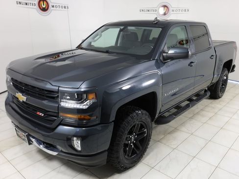 Used 2018 Chevrolet Silverado 1500 LT w/ All Star Edition AWD/4WD image 35